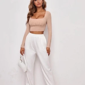 SHEIN topp - En oanvänd topp i storlek s från SHEIN.