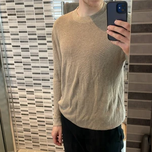 These Glory Days - Stickad tröja, oanvänd. Sitter som Xl