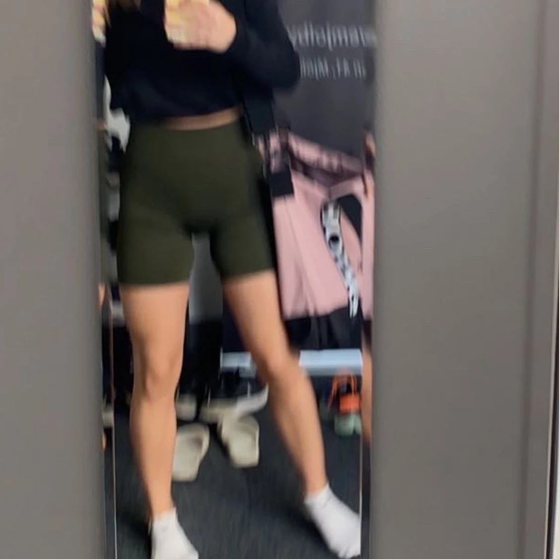 Militärgröna träningsshorts - 91