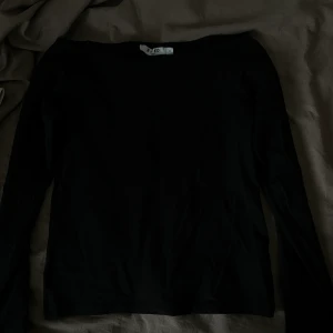 Offshoulder topp  - Jätte fin topp från nakd. Frakt tillkommer.