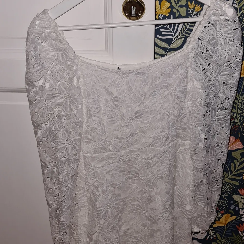 Säljer denna klänningen från NAKD igen fast i storlek 32 istället, aldrig använd då den var för liten. Har även en till av denna klänning fast i storlek 34. Klänningar.