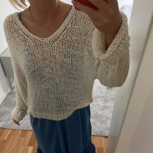 Super fin lite oversized stickad tröja i storlek S från Gina tricot. Säljer för 150kr + frakt. 💞 