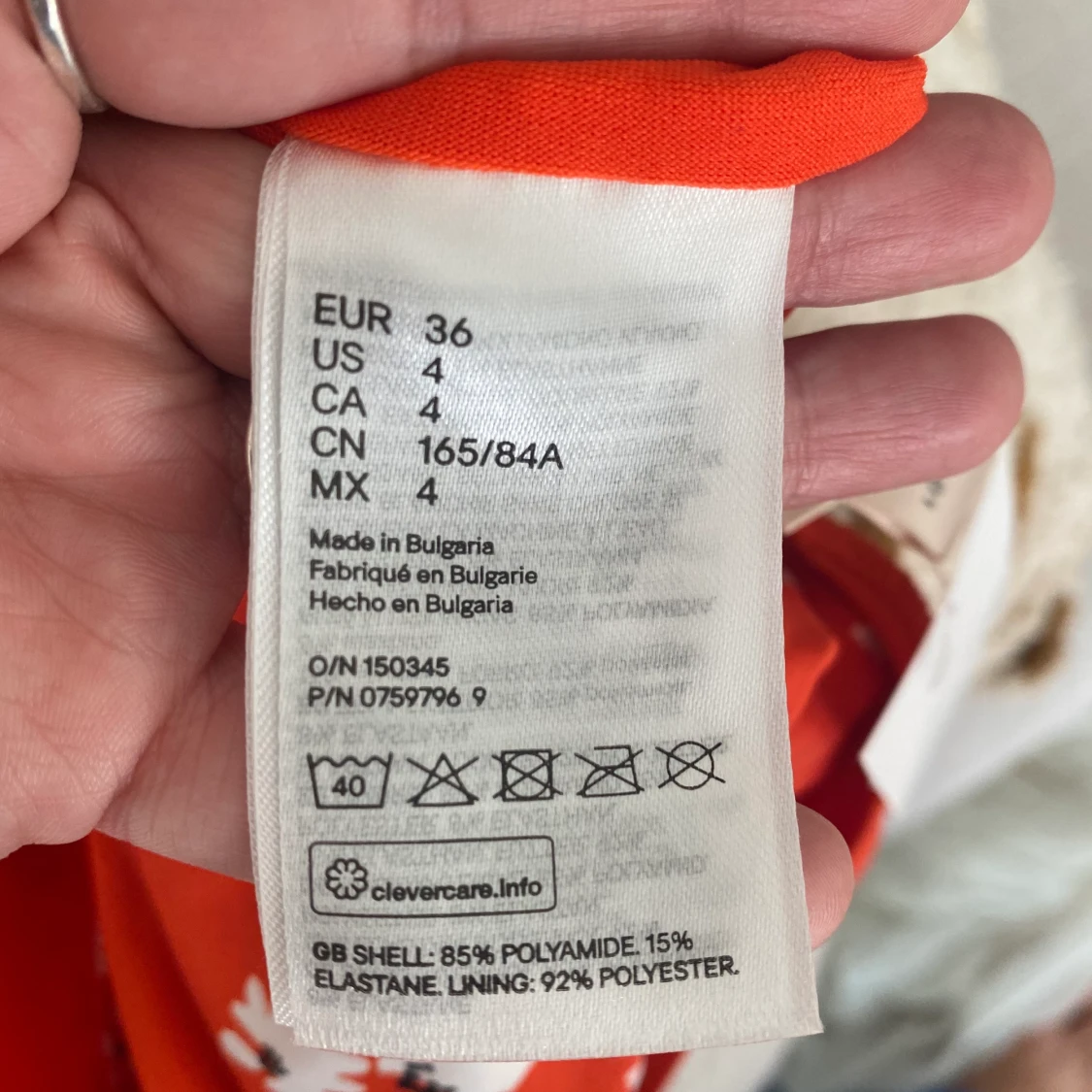 Rödblommig baddräkt djup rygg från  H&M trend - 91