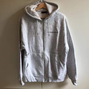 En hoodie från asos 💗 använd en gång 