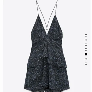 Zara klänning - ‼️SÖKER efter denna klänning i strl XS/S‼️ 