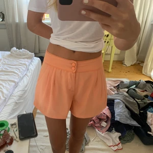 Shorts - Så fina shorts, man ser väldigt brun ut i färgen! 💕