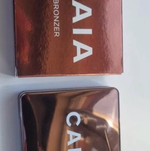 Gold Coast CAIA Bronzer - Hej! Säljer ett nästan oanvändt Gold Coast CAIA Bronzer!❤️ Köptes för ca. 3v sedan, har inget kvittor tyvr, Fri frakt! 📦
