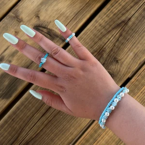 Armband  - Ringar och armband, handgjorda, ringar 25kr/st armband med blommor 79kr, pärlor 39kr