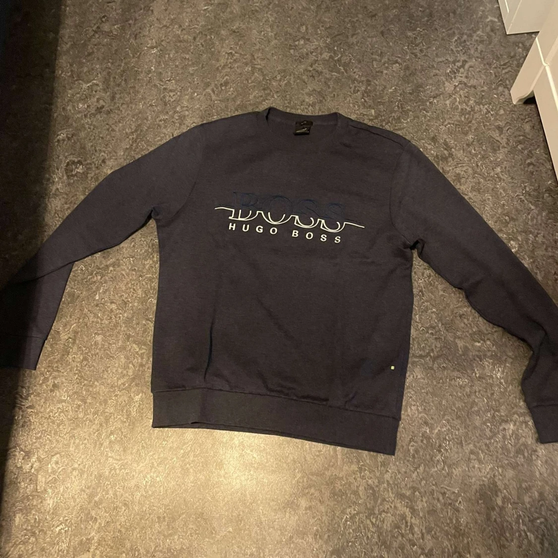 Äkta hugo boss tröja S