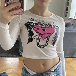 babytee - jättesöt y2k liknande topp! frakt tillkommer