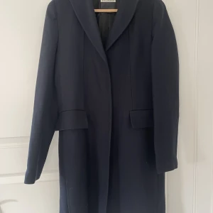 By Malene birger kappa - Snygg kappa från Malene birger. Str 38