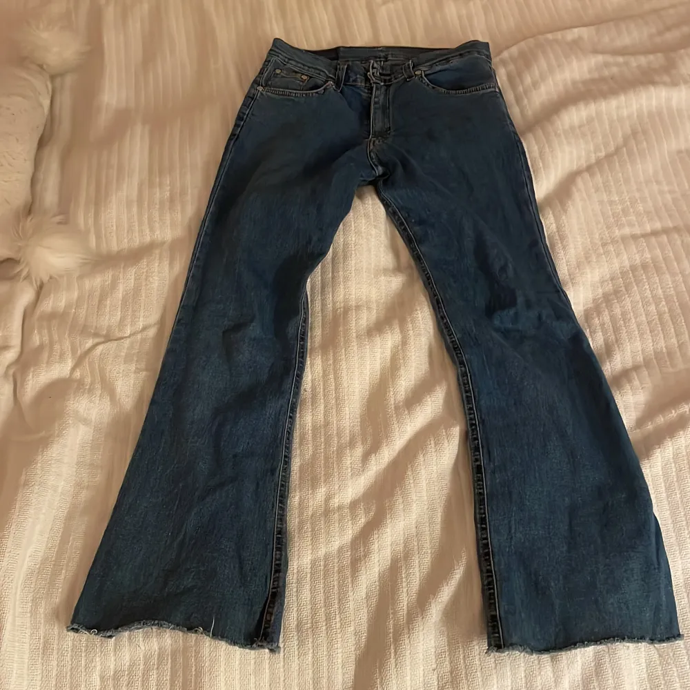 Fina jeans, vintage, från rockwood. Passar mig som är 155. Flare. . Jeans & Byxor.