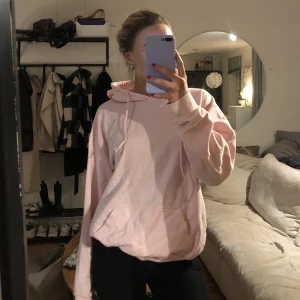 Rosa hoodie  - Rosa hoodie i storlek S, knappt använd