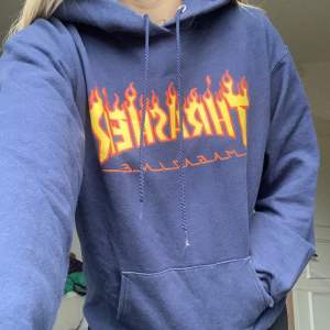 Thrasher hoodie köpt i berlin för något år sedan, använd fåtal gånger