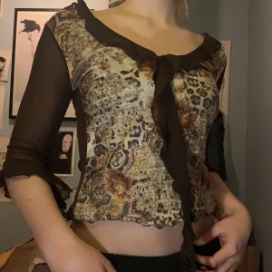 Topp - Fin topp i bra skick från sisters point:)