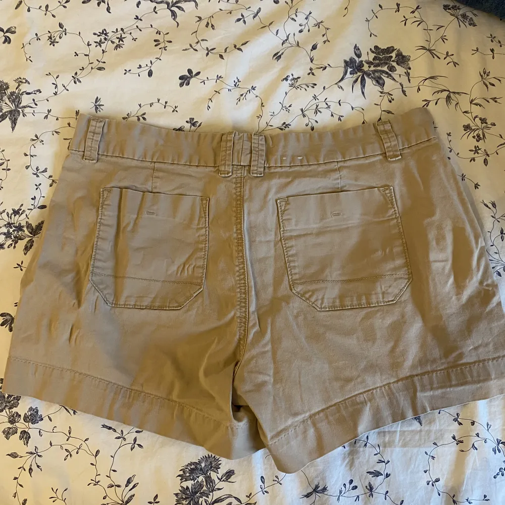 Lågmidjade calvin klein shorts.  Säljer de för att de passar inte mig:(  Oanvända!!! 💗💗💗. Shorts.