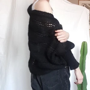 Kofta/Sjal med ärmar - Kofta.. virkad sjal med ärmar. Supermjukt garn. Felfri