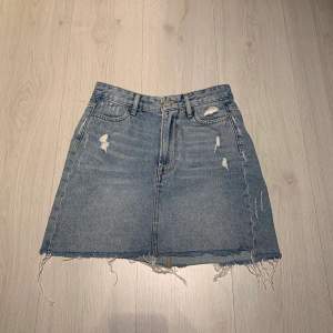 Jeans kjol från hm. Storlek 34