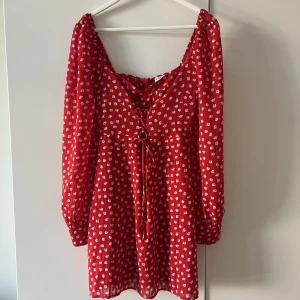 Adoore-klänning - Strl 36, nyskick