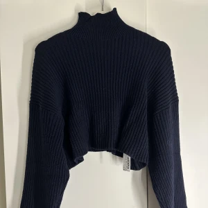 Zara stickad tröja  - Stickad tröja från Zara. Använd 1 gång Nypris 399:-