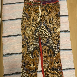 Tygbyxor - Super fina tygbyxor i massa mönster och färger, står ingen storlek men skulle chansa på XS/S🌺