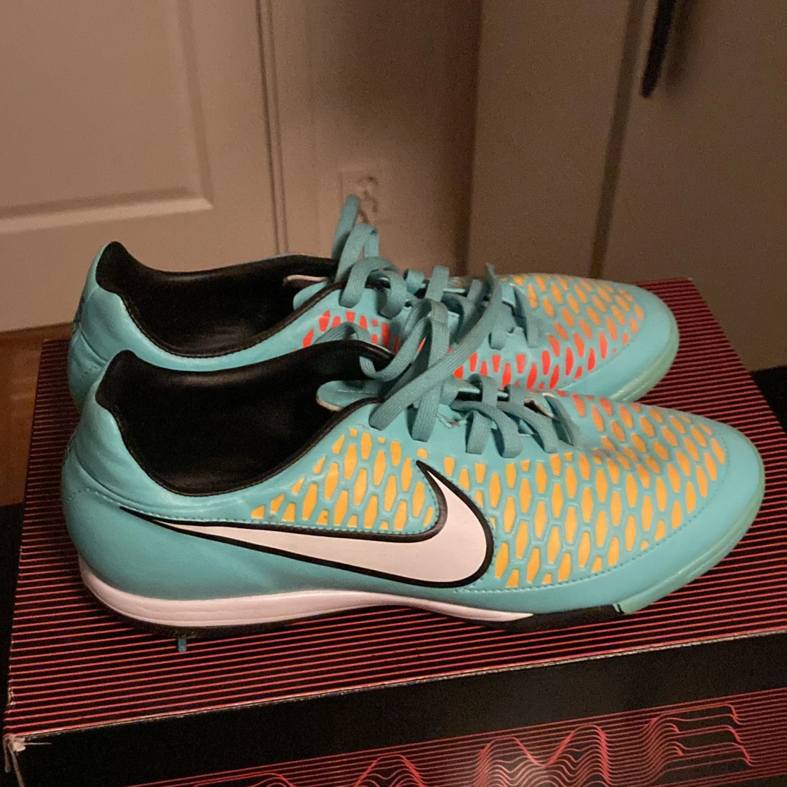 Nike magista fotbollsskor