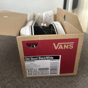 Vans - Helt nya vans som är inköpta på junkyard🖤säljer då dom aldrig kommit till användning. Nypris 849