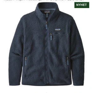 Patagonia fleece - Patagonia fleece i storlek xs, sitter som en vanlig xs, den är i bra skick!! Färgen heter new navy:) 