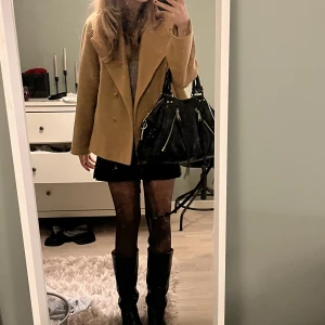 Beige kappa - Snygg beige kappa i bra skick!!! Fråga om ni undrar något eller är intresserade💗💗