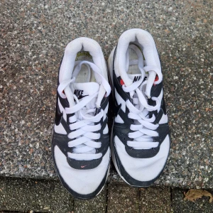 ... - Både för tjejer och killar, storlek 36