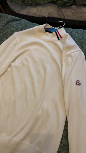 Moncler tröja - INTE ÄKTA Passar M-L Nytt skick