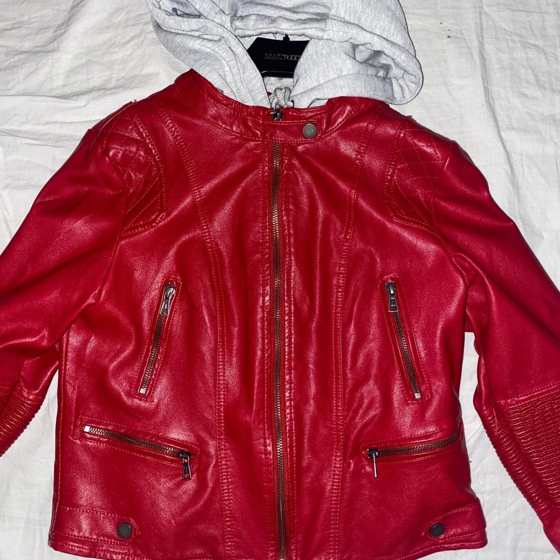 Röd skinnjacka  - 90