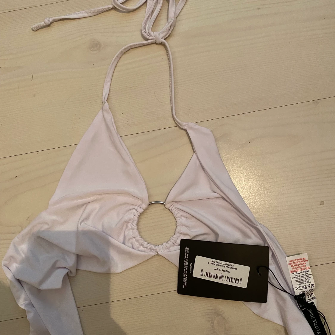 Vit topp från pretty little thing  - 90