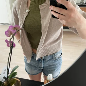 Grön topp - Fin grön topp till sommaren!❣️❣️❣️så fin under en kofta