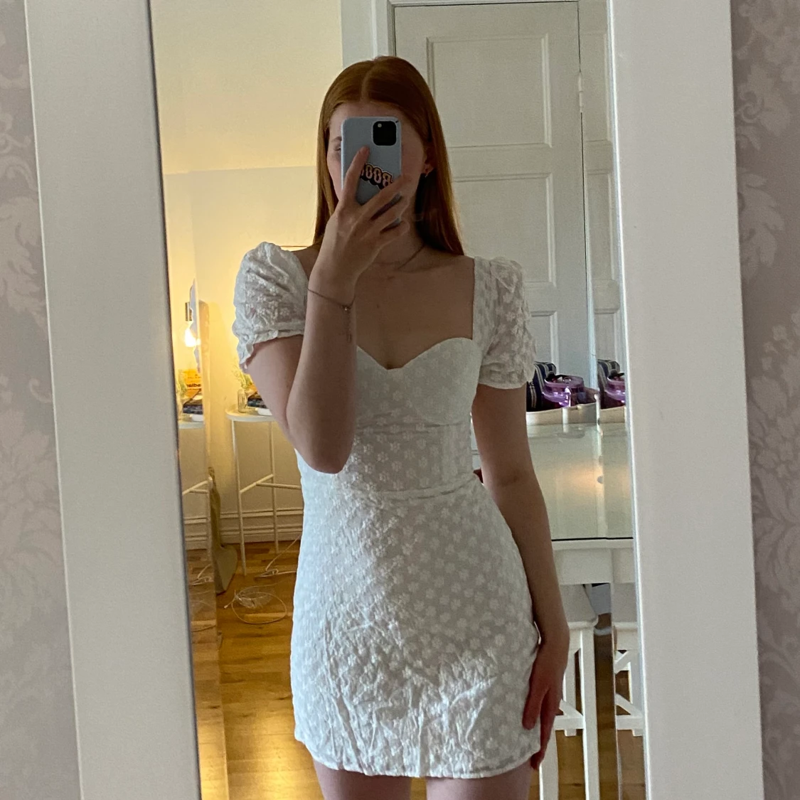 Vit klänning strl. 32 + (34 såld)