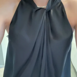 Blus - Jättefin topp som är i satin. Superfin till fest