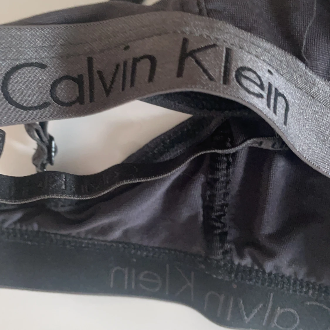 Calvin Klein  - 91