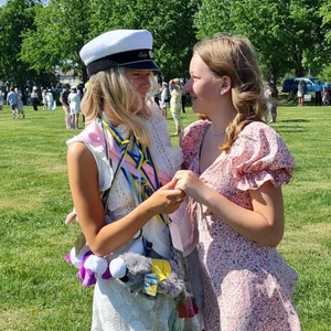 Klänning - Min fina student klänning från förra året! Endast använd den dagen, hoppas någon annan kan få användning av den 