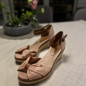 Klackar Tommy Hilfigher - Klackar i gott skick!