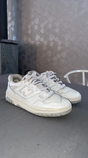 New Balance 550 White Grey - Storlek 45 Skick: 8/10 Box medföljer ej