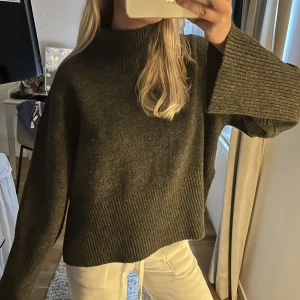 Grå stickad tröja - Så skön mörkgrå stickad tröja från Gina💓💓