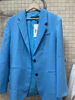 Kavaj - Oversized kavaj från chiquelle med prislapp kvar.  Storlek 40