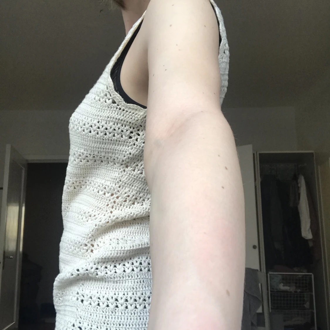 vitt linne med stickat mönster  - 91