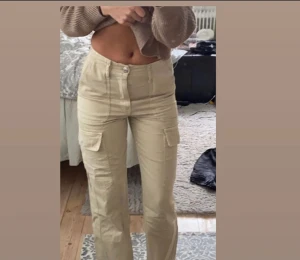 Cargopants -  Cargopants från Zara! (Första bilden är lånad)