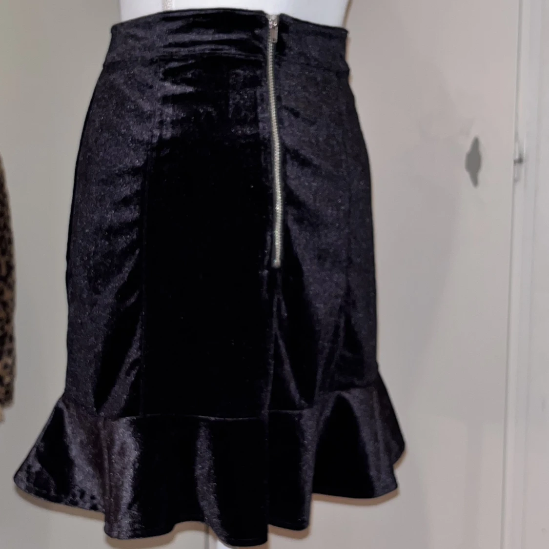 Svart velvet minitjol - 90