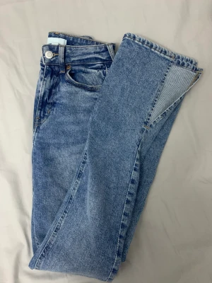 Jeans  - Aldrig använda lite för liten i midjan 