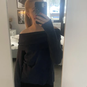 Stickad tröja  - Stickad super fin tröja, kommer inte längre till användning av mig☺️