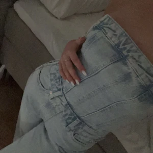 Zara Jumpsuit  - Hej🤎, säljer nu denna eftertraktade jumpsuiten från zara då den tyvärr var för liten för mig. Kan även tänkas att byta mot en strl S!  Hör av er vid intresse! 