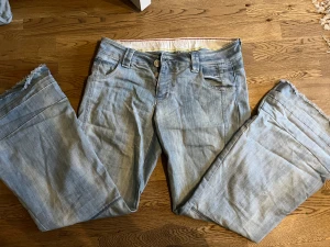 Lågmidjade byxor - Säljer massor till bra pris 🙌