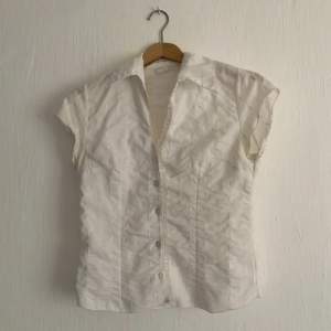 jättesöt vintage top/skjorta, beställdes från tradera men var för liten för mig! 🌟🌟🌟